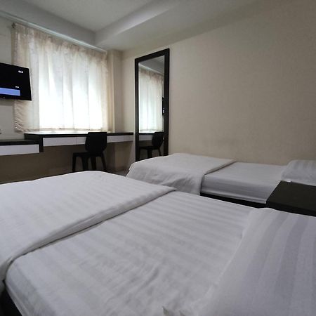 Star Bay Hotel Lumut Room photo