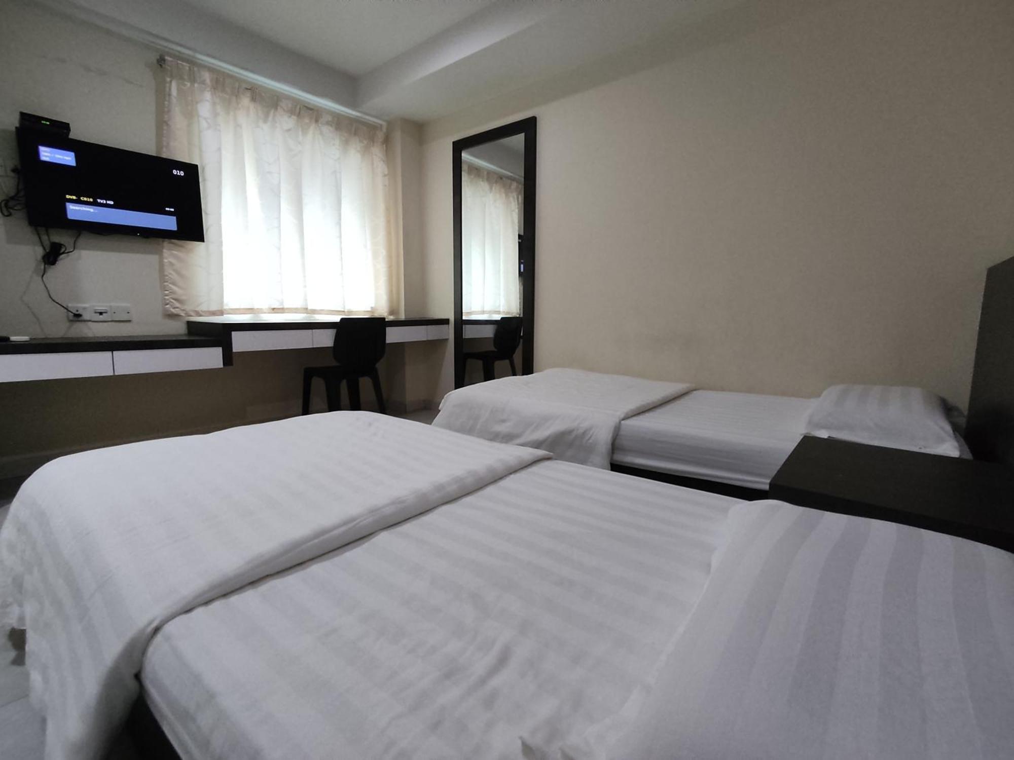 Star Bay Hotel Lumut Room photo